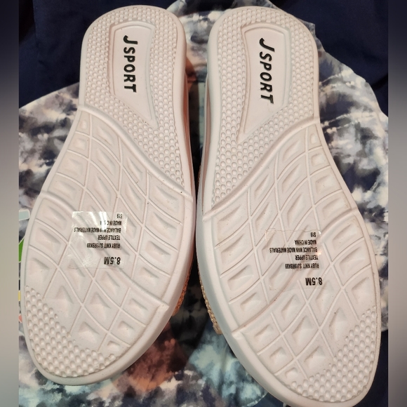 522. J Sport pink mesh slides - Picture 4 of 4